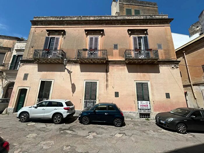 Appartamento quadrilocale in vendita in Corte dei Sybaris, Lecce