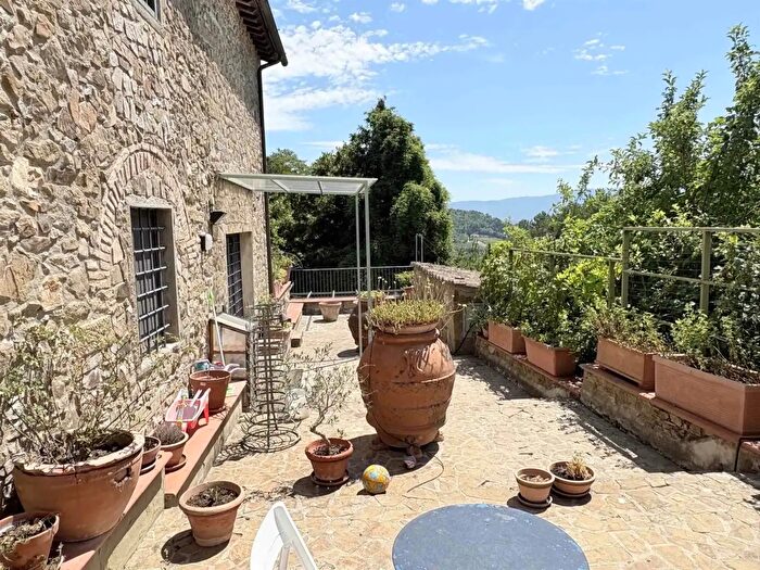 Appartamento con 12 locali in vendita in Fiesole