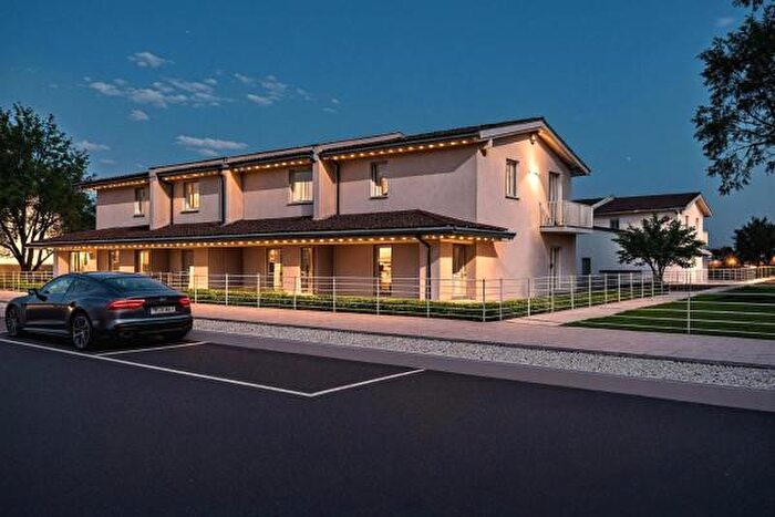 Casa trilocale in vendita in Via Alessandro Manzoni, Montichiari