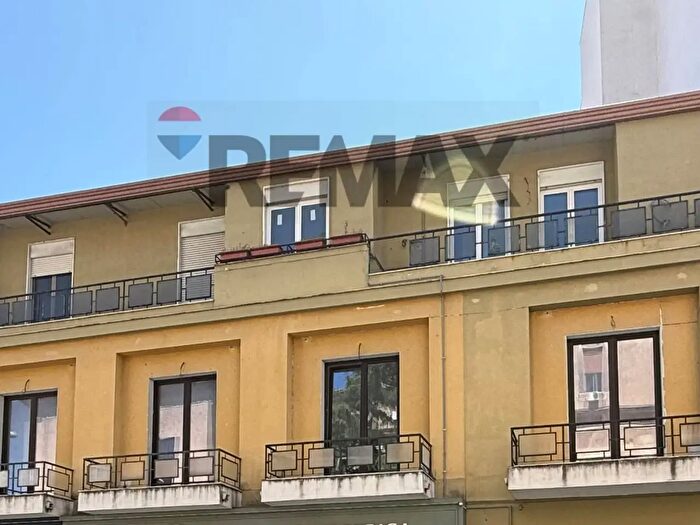 Appartamento con 7 locali in vendita in Viale Don Minzoni, Giarre