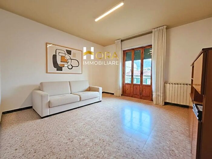 Appartamento trilocale in vendita in Via della Repubblica, Pontassieve