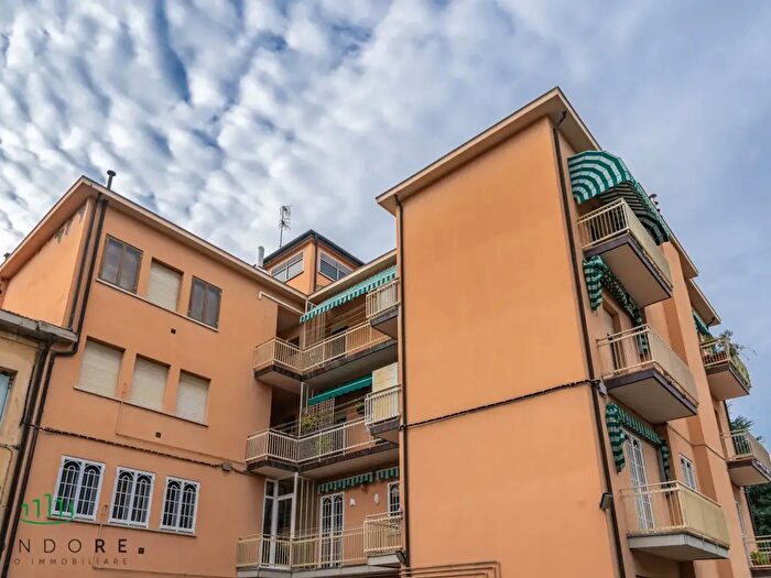 Appartamento trilocale in vendita in Via del Paleotto, Bologna