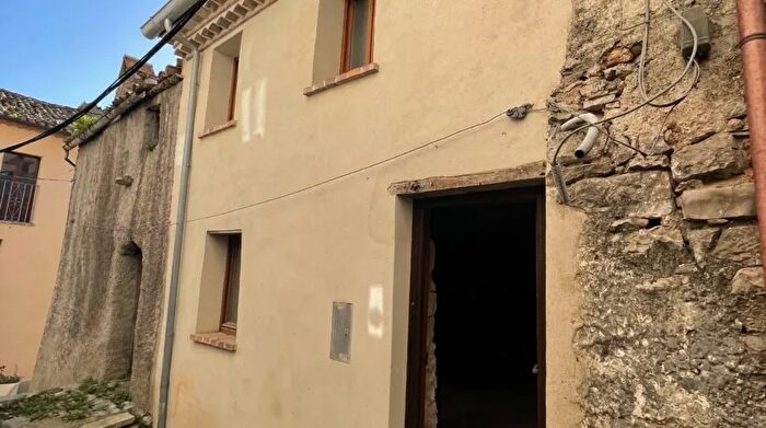 Appartamento trilocale in vendita in Via Santuario del Colle Lenola Centro, Lenola