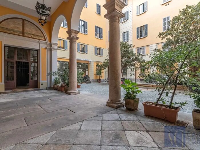 Appartamento bilocale in vendita in Via Vigevano, Milano