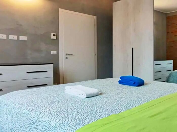 Appartamento monolocale in affitto in Via San Basilio, Milano