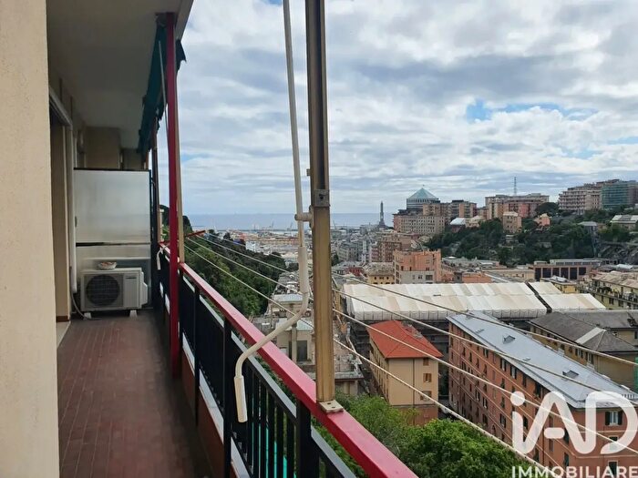 Appartamento con 7 locali in vendita in Via Forli, Genova