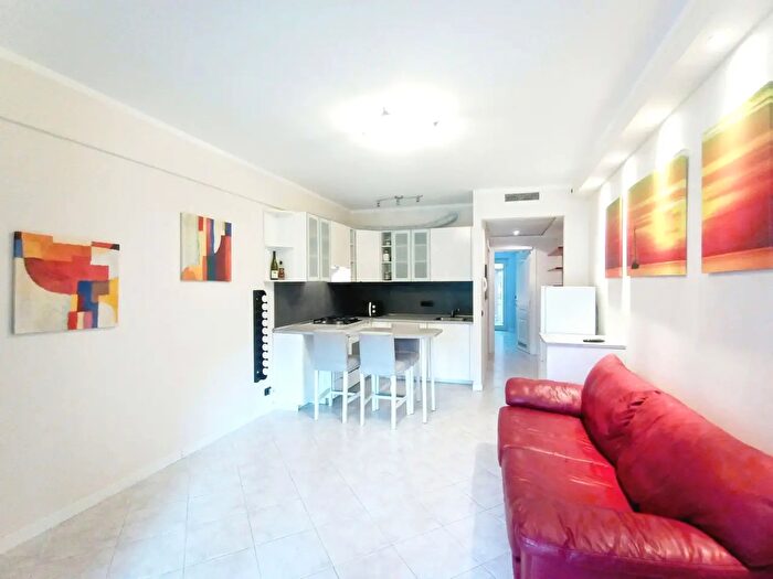 Appartamento con 6 locali in vendita in Via Giorgio Caproni, Arenzano