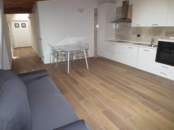 Casa quadrilocale in affitto in Piazza Aspromonte, Città Studi, Milano