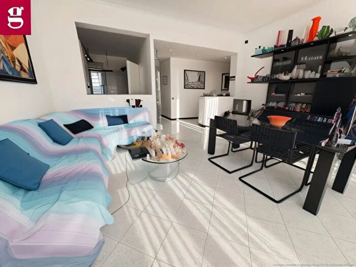 Appartamento trilocale in vendita in Via Gallarata, Settimo Milanese