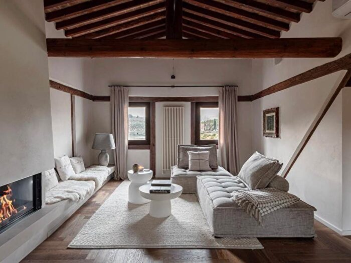 Appartamento con 6 locali in affitto in Via Sant'Andrea a Rovezzano, Rovezzano, Firenze