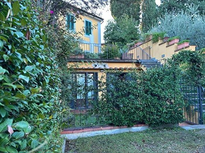 Casa con 6 locali in affitto in Via Gabriele DAnnunzio, Coverciano, Firenze