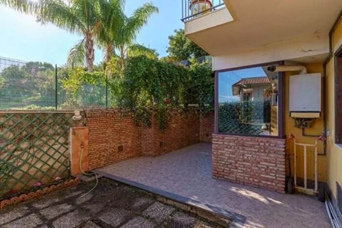 Appartamento trilocale in vendita in Via Scale SantAnna, Aci Catena