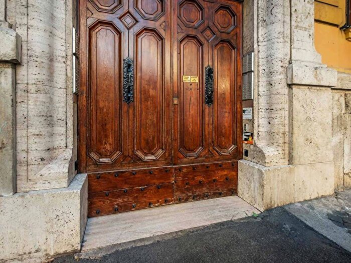 Appartamento trilocale in affitto in Via Francesco Caracciolo, Cipro, Roma