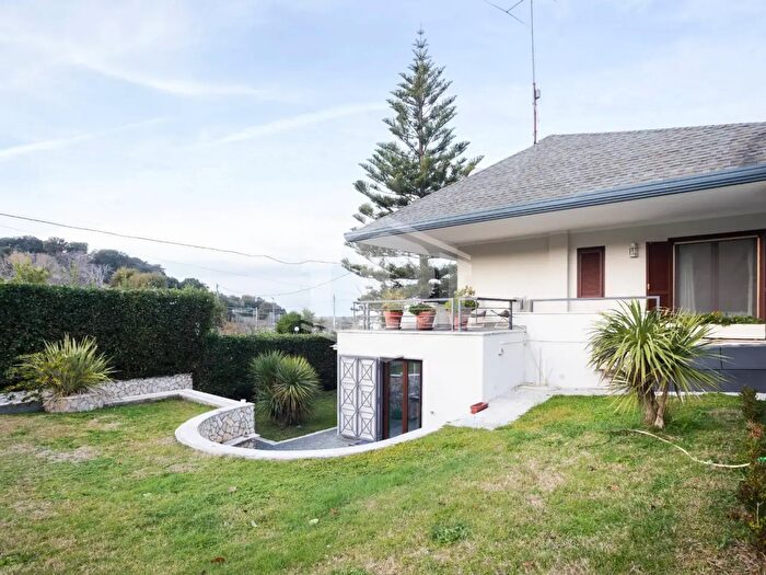 Casa con 7 locali in vendita in Strada Provinciale Acropoli di Cuma, Pozzuoli