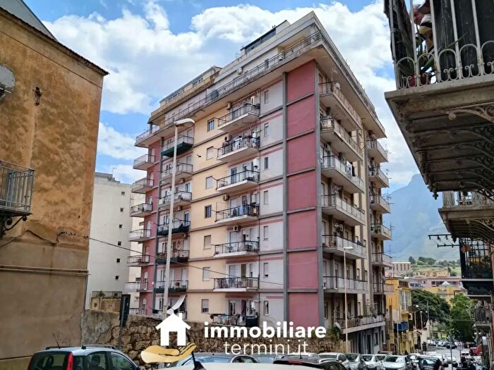 Appartamento con 5 locali in vendita in Via Stesicoro, Termini Imerese