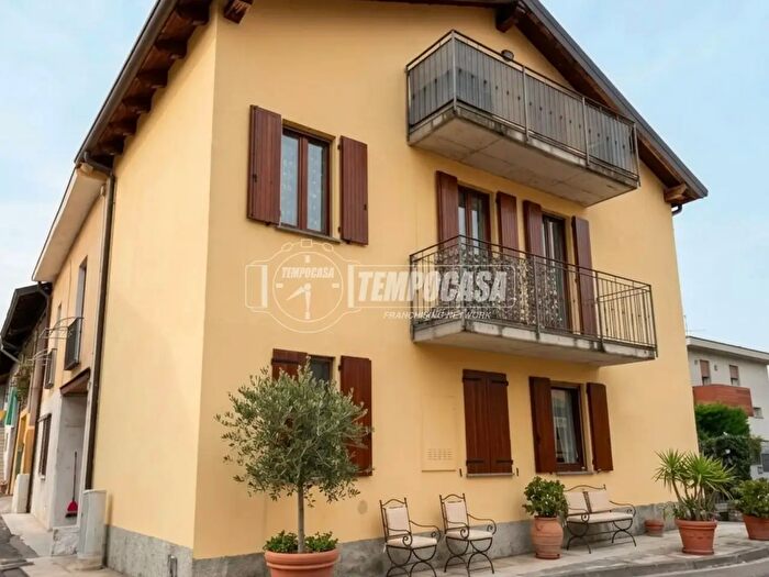 Appartamento bilocale in vendita in Via Toti, Lesmo