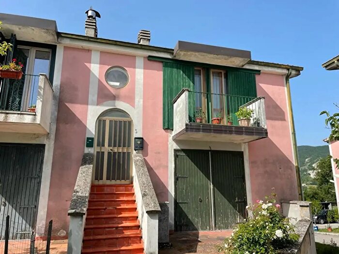 Appartamento trilocale in vendita in Cda Pergola, Marsico Nuovo