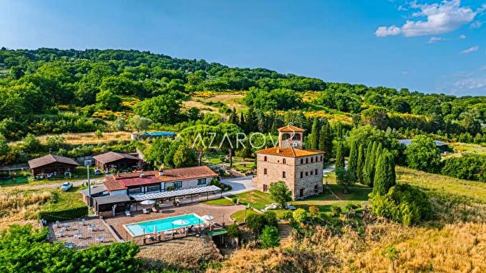 Casa con 20 locali in vendita in Terni