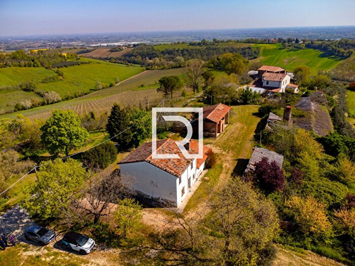 Casa quadrilocale in vendita in Via Roncona Faenza, Rimini