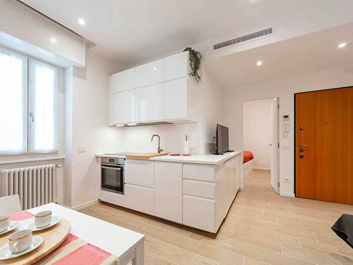 Appartamento monolocale in affitto in Via Salasco, Bocconi, Milano