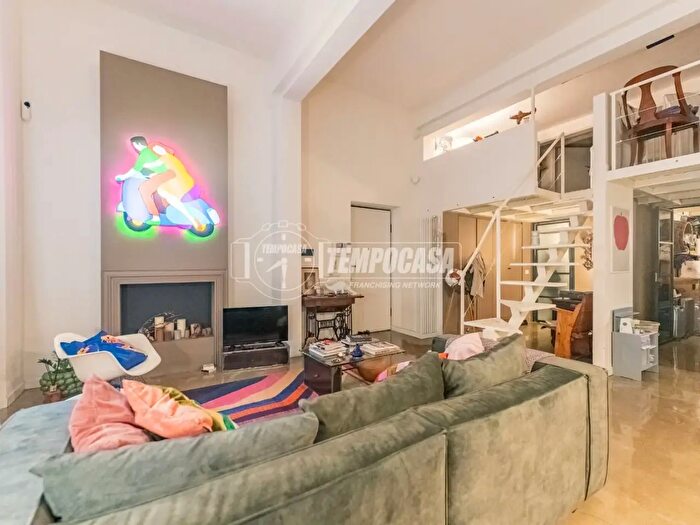 Appartamento trilocale in vendita in Via Carlo Farini, Milano