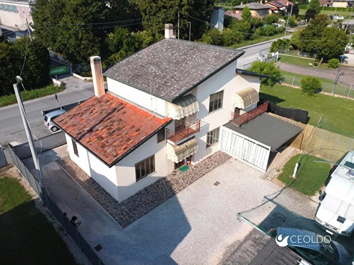 Casa con 6 locali in vendita in Via Carraretto, Pianiga