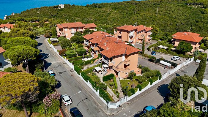 Casa con 9 locali in vendita in Via Arno, Rosignano Marittimo