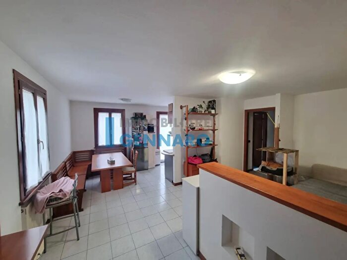 Appartamento trilocale in vendita in Via Cavour, Mortegliano