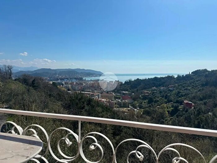 Appartamento quadrilocale in affitto in Via Valdellora, La Spezia