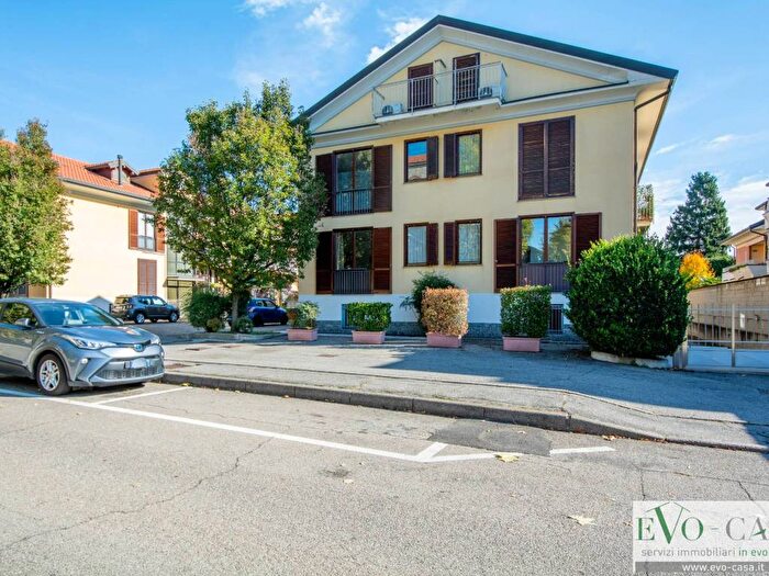 Appartamento quadrilocale in affitto in Via della Chiesa, Centro, Magnago