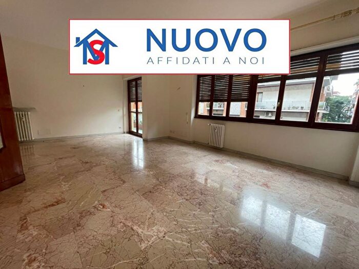 Appartamento trilocale in affitto in Via Giacomo Trevis, Navigatori, Roma