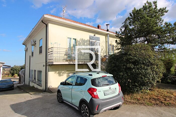 Appartamento con 5 locali in vendita in Savignano Sul Rubicone