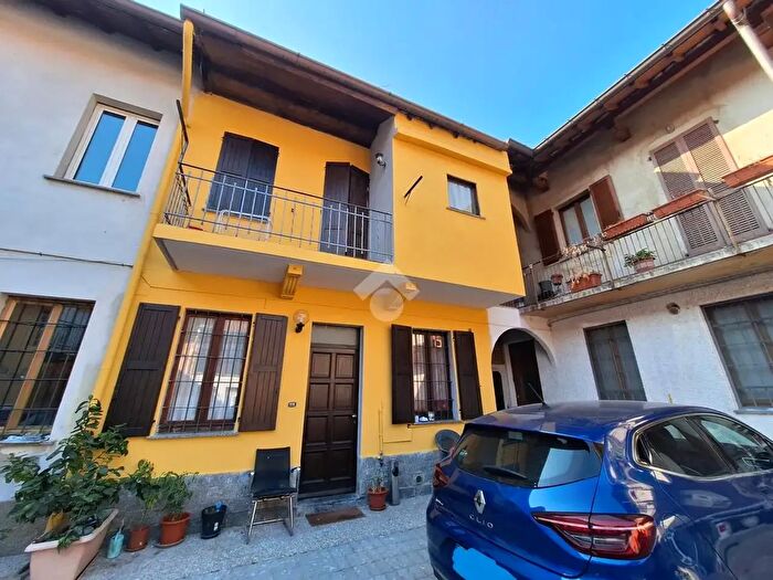 Appartamento bilocale in vendita in Via Volta, Desio