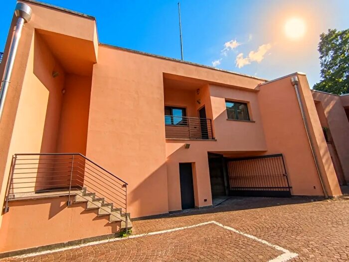 Casa con 7 locali in vendita in Via Carso, Como
