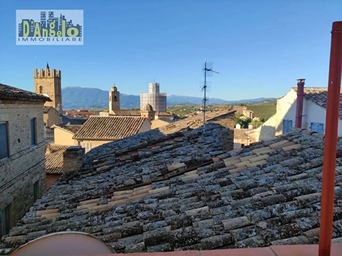 Casa con 8 locali in vendita in Via San Martino, Offida