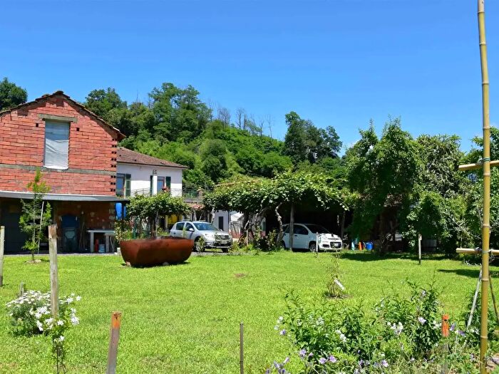 Casa con 8 locali in vendita in Mulazzo