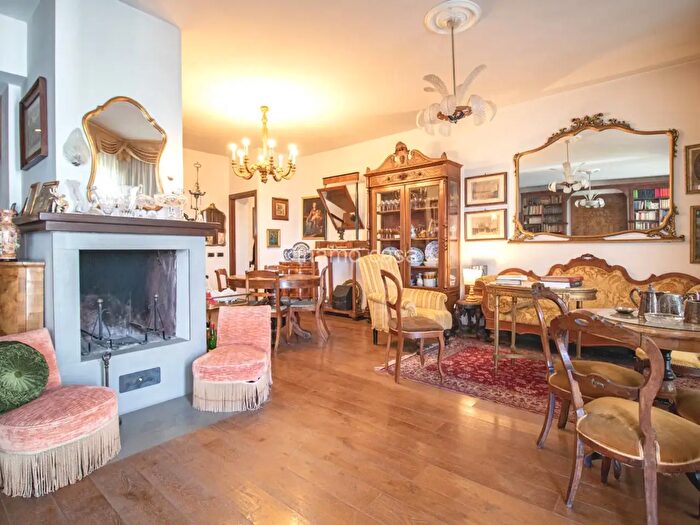 Appartamento con 7 locali in vendita in Via Filippo Brunelleschi, Prato