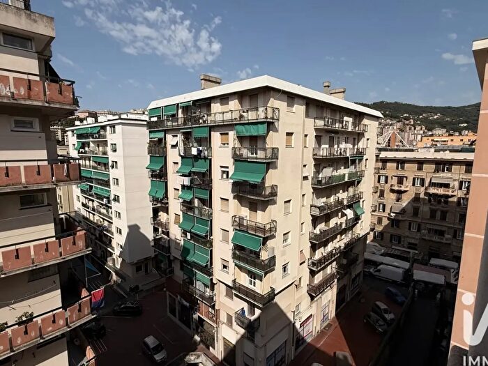 Appartamento con 5 locali in affitto in Corso De Stefanis, Genova
