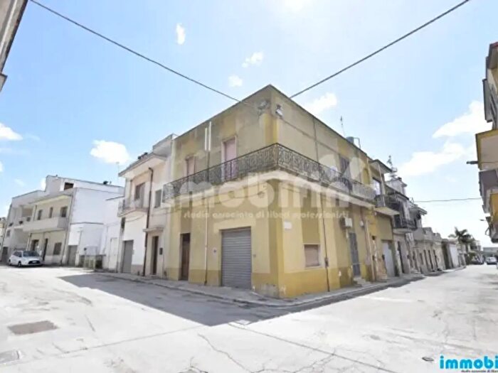 Appartamento con 6 locali in vendita in Oria