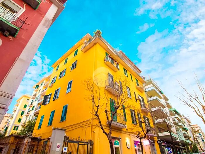 Appartamento bilocale in affitto in Via Giovanni Merliani, Napoli