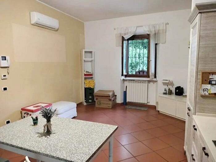 Casa trilocale in vendita in Campi Bisenzio