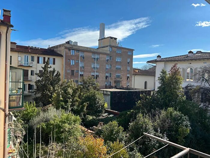 Appartamento con 7 locali in vendita in Firenze