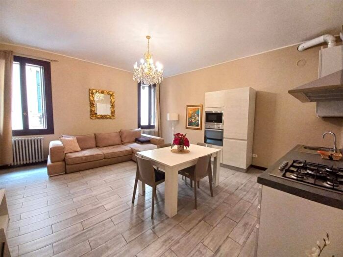 Appartamento trilocale in affitto in Piazza dei Signori, Centro Storico, Vicenza