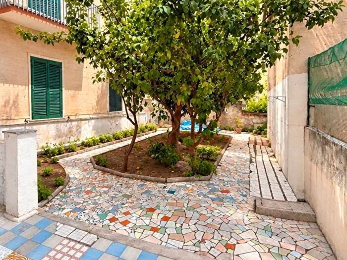 Appartamento trilocale in vendita in VIA PRINCIPESSA SICHELGAITA, Centro, Salerno