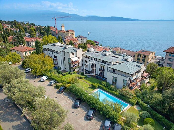 Appartamento monolocale in vendita in Corso Giuseppe Zanardelli, Centro, Gardone Riviera