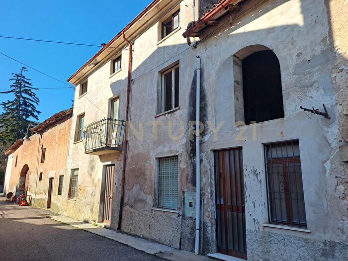 Casa con 6 locali in vendita in Via Gorghello, Cazzano Di Tramigna