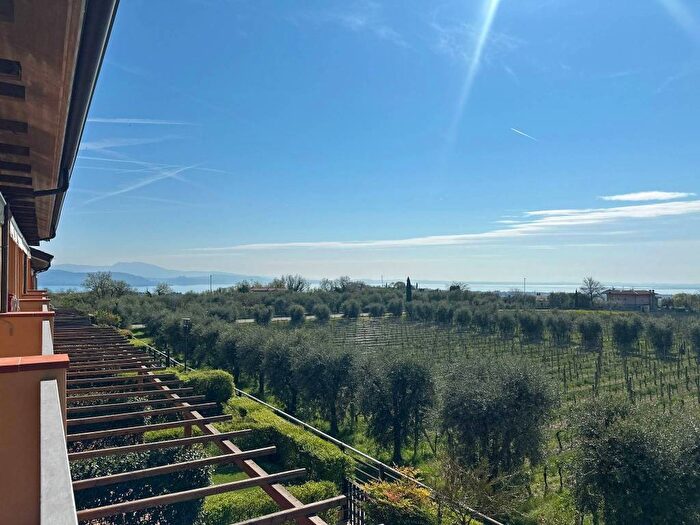 Appartamento trilocale in affitto in Via Pauletta, Castello, Puegnago sul Garda