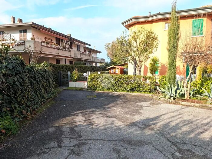 Appartamento bilocale in vendita in Via Salvo dAcquisto, Sirmione
