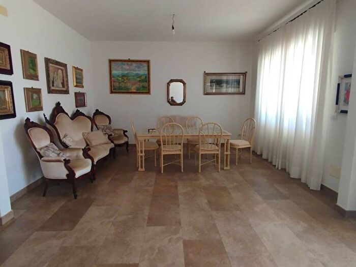 Appartamento quadrilocale in affitto in Via Niccolò Machiavelli, Centro, San Casciano in Val di Pesa