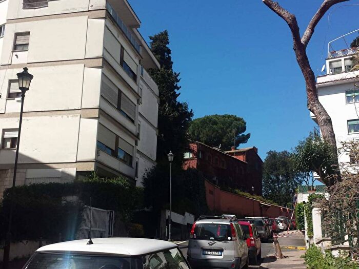 Appartamento trilocale in affitto in Via Nera, Africano Villa Chigi, Roma